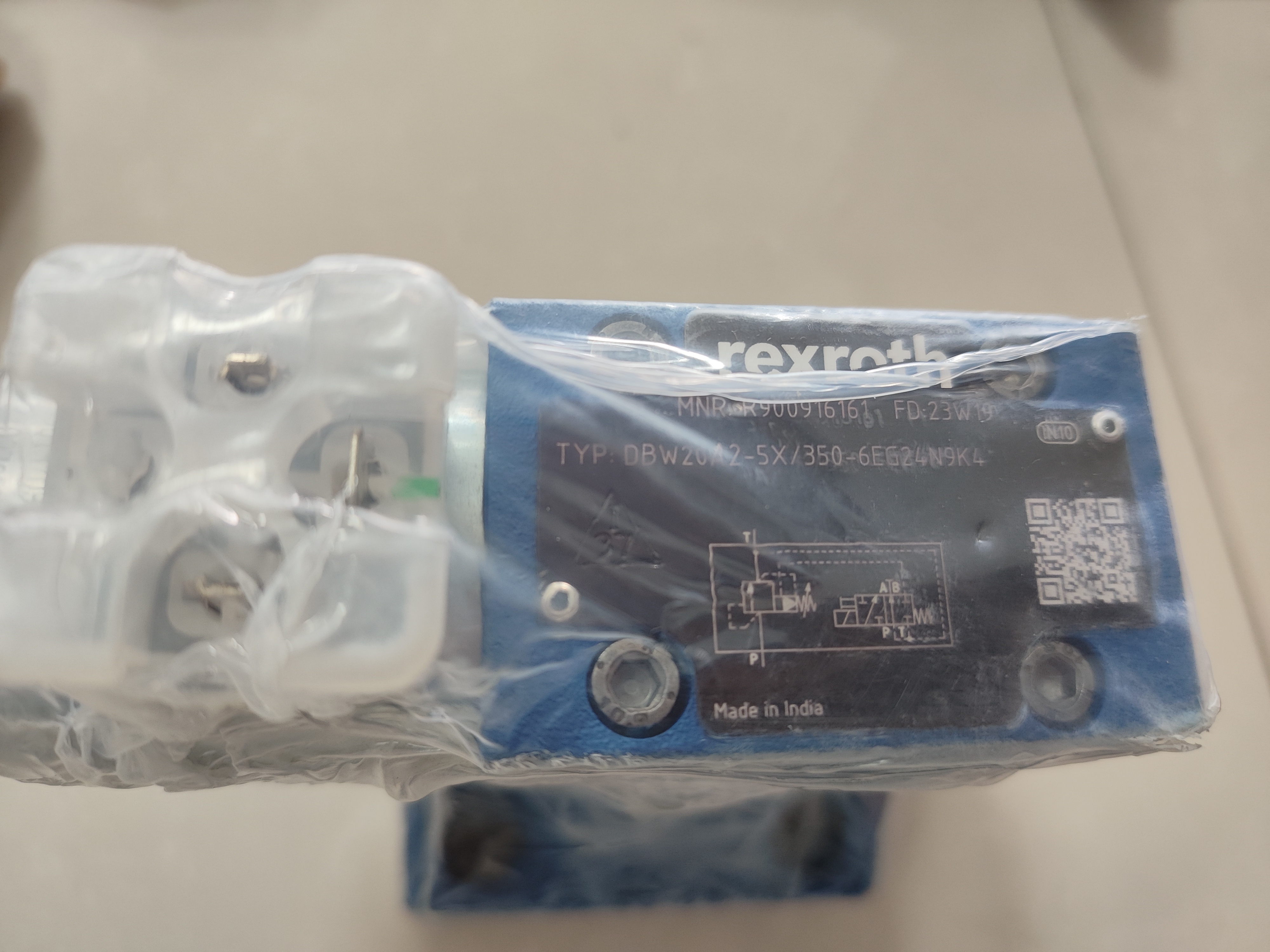 R900935659  DBW20B1-5X/200-6EG24N9K4 German made electromagnetic relief valve Rexroth