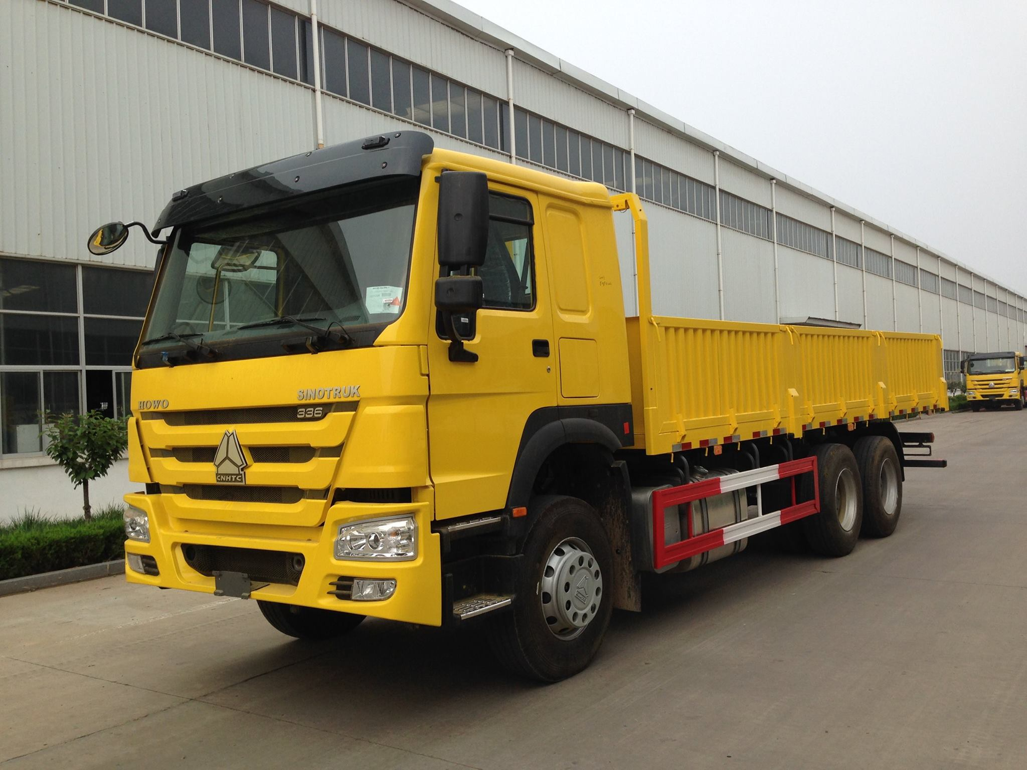SINOTRUK HOWO Грузовик 380 HP 400P 430HP 6×4 Ограждение Грузовик автомобильная перевозка