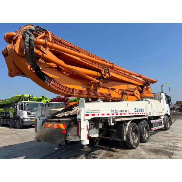 Benz Zoomlion Подержанный бетонный насос грузовик 49м 6 рук 2014 Белый Оранжевый