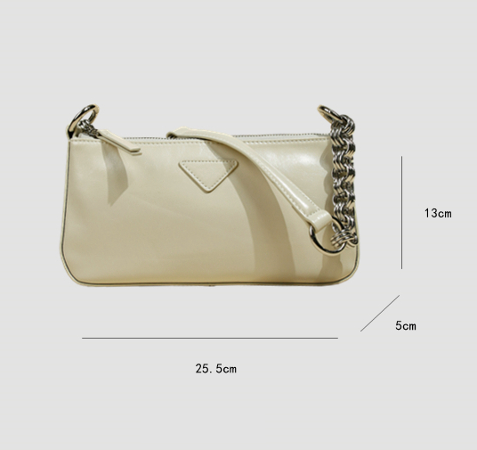 26cm 5cm 13cm White Chain Crossbody Bag ODM Baguette Bag Chain Strap