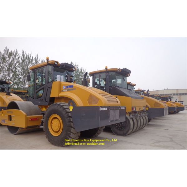 30 T Compact Road Roller XS303S Fully Hydraulic Self Propelled Vibratory Roller
