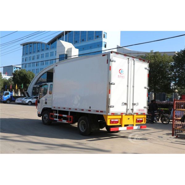 3 Tons Refrigerated Box Truck , Ice Cream Milk Transport Cooling Roomfridge Freezer Truck