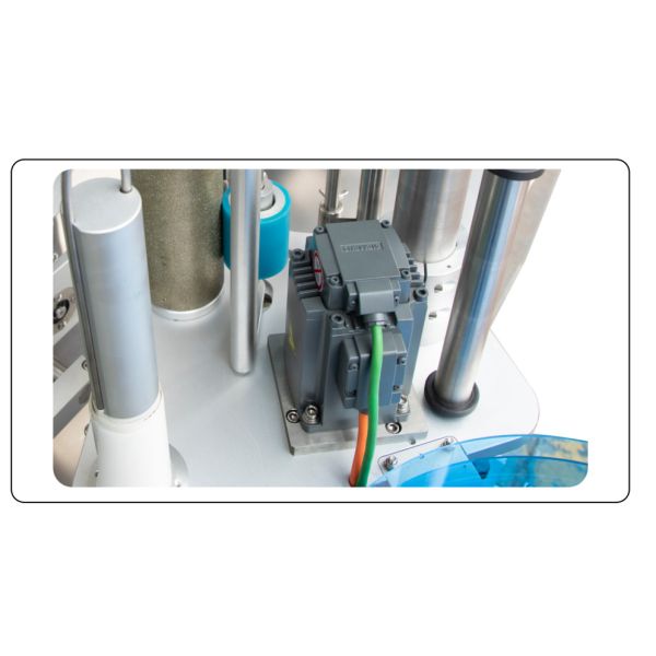 Pharmaceutical Chemical Self Adhesive Double Sided Labeling Machine