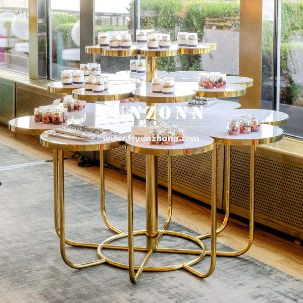 Uniquely Designed Flower Shape Commercial Furniture Elegant Wedding Cake Table Stand