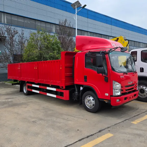 Isuzu 700p 4X2 Drive General Cargo Truck Price /The Length of The Container Is 6 Meters.