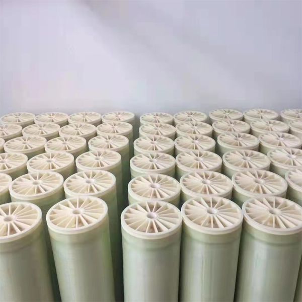 Robot aspirateur de piscine pour eaux profondes industrielles