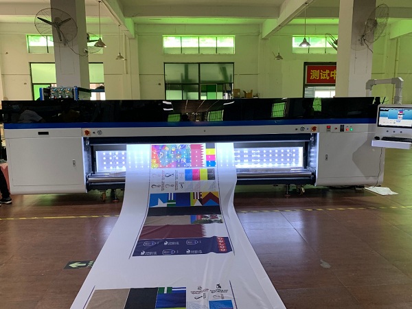 Крен принтера Cmyk УЛЬТРАФИОЛЕТОВЫЙ, который нужно свернуть с разрешением 3600dpi печатающей головки Ricoh Gen5 высоким