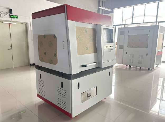 300 * 300 мм Маленькая лазерная резальная машина для металла, Лазерная резальная машина для высокоточных волокон 1500 Вт