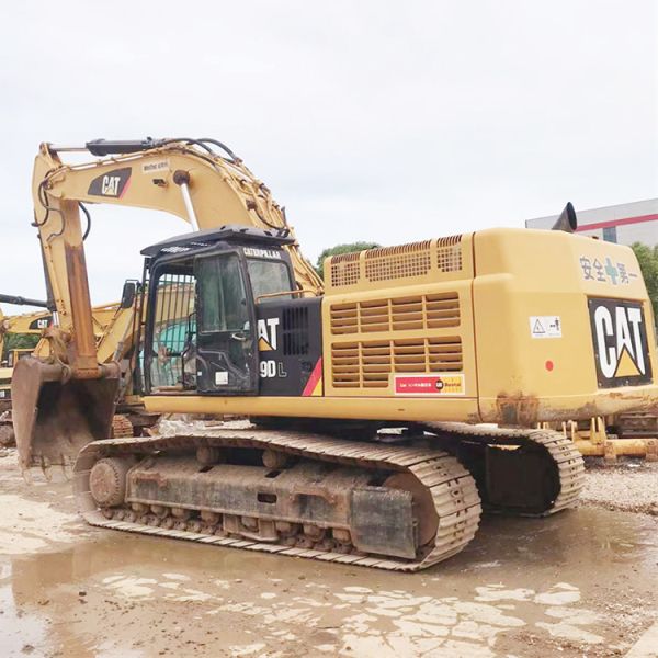 Fabriqué à Janpan, une excavatrice Caterpillar 349D 349DL de 50 tonnes est à vendre.