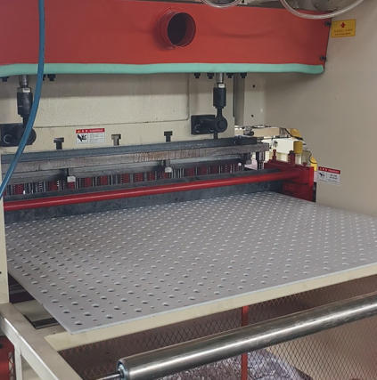 160 Tons Pressure 11 KW Power Hole Perforating Machine for MDF Panel with Multiple Hole Shapes