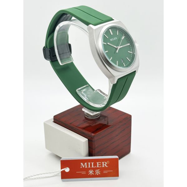 ODM Мода Спорт Минималист Ниша Силиконовые ремни Часы с корпусом из нержавеющей стали для женщины