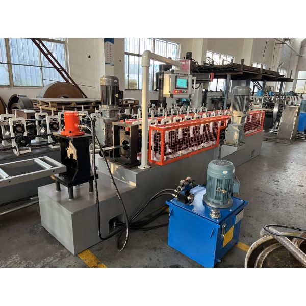 0.8-1.2 mm Espessura Din Rail Canal Roll Forming Machine Punched Hat Canal Making Machine
