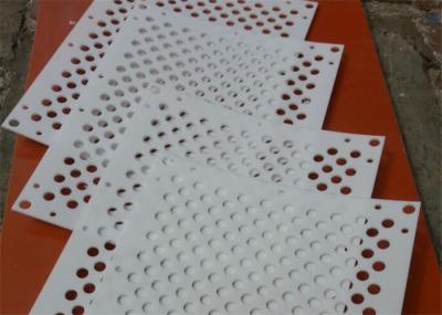 a largura de 100cm perfurou a folha do PVC