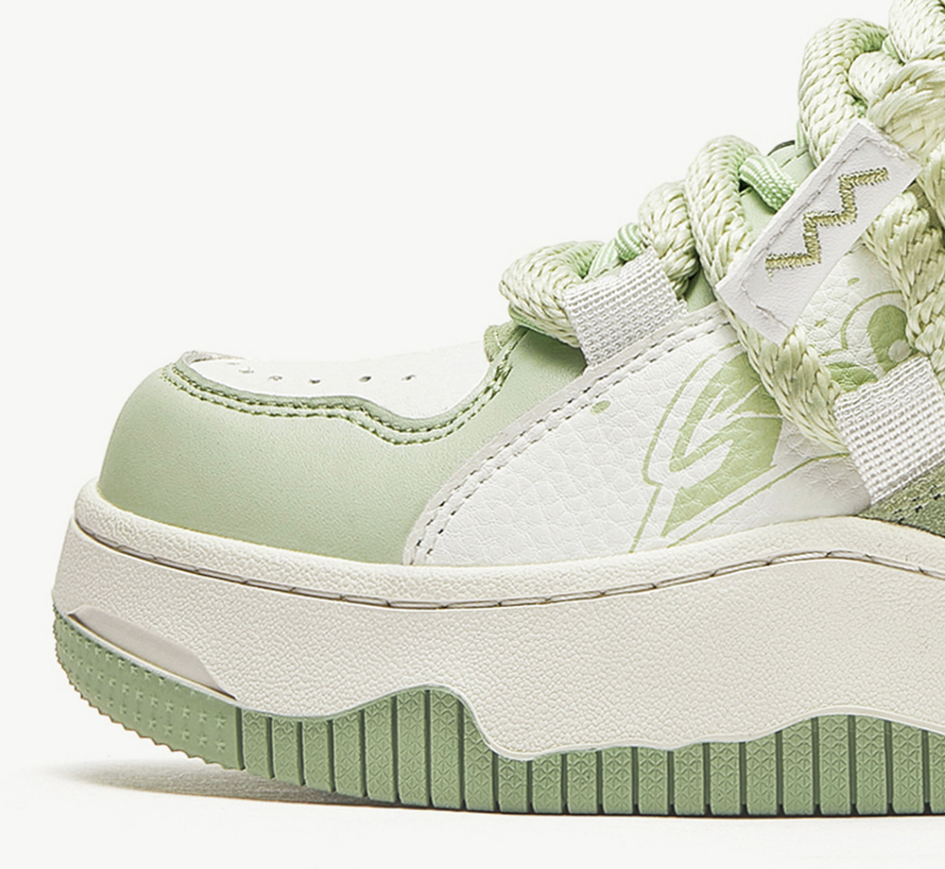 Женщины моды низко вулканизированные кроссовки, неформальные шнурки, толстые кроссовки