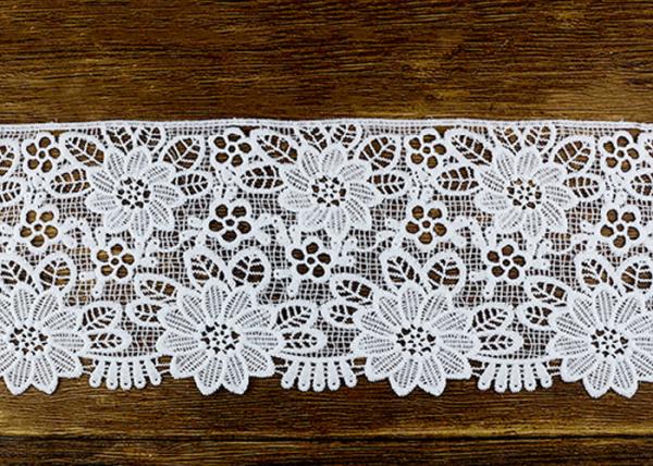 Wide Flower Pattern White Guipure Lace Trim For Fashion Dress OEM / ODM