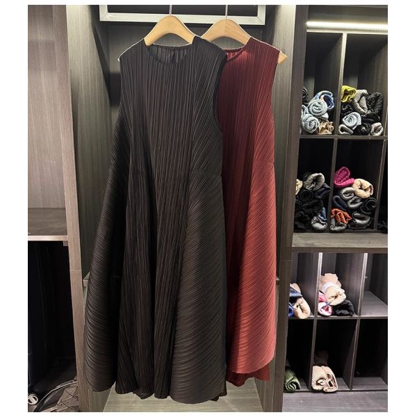 High Quality Summer New Casual Mid-Length Knee-Length Skirt Pure Color Neck Sleeveless Pleated Versatile Loose Version Chiffon