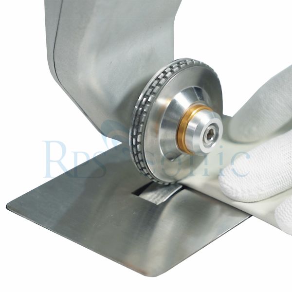 Ultrasonic Sewing Machine Rotary Bonding And Sealing 35Khz