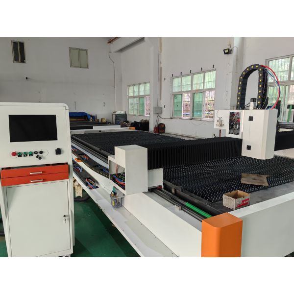 Repositioning Accuracy ±0.02mm High Power Fiber Laser Cutting Machine