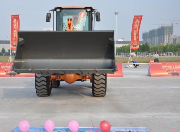 3 ton Rated Load Wheel Loader Excavator , Bucket Front Wheel Loader Spare Parts