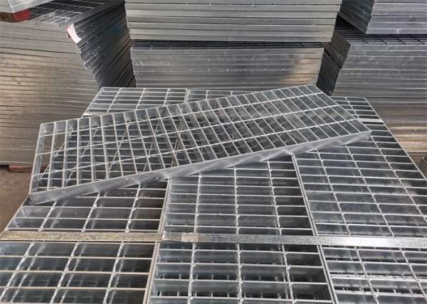 Q235 Skid Proof Galvanised Driveway Grates Light Structure 32x5mm