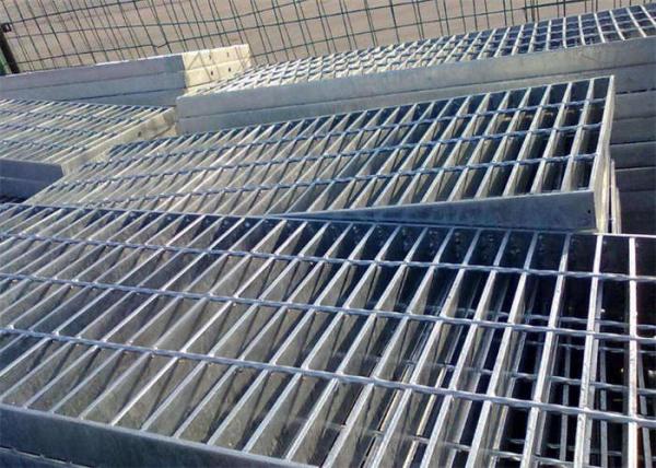 75mm-200mm pitch galvanized steel bar grating