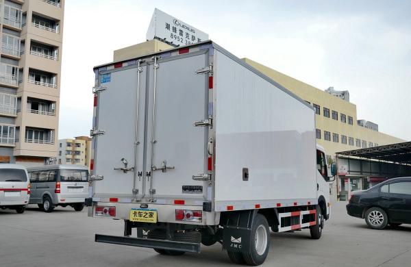 13.9 CBM 4x2 Size Refrigerated Utility Trailer , Refrigerated Delivery Truck With 115HP EURO IV