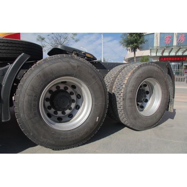 Dongfeng Commercial Tractor Trailer Vehicle Tianlong 375hp 6X4