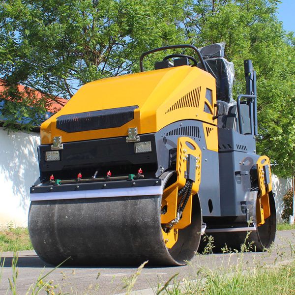 Hot Sale 4 Ton Vibratory Road Roller with EPA Engine CE Certified Double Drum Vibratory Roller for Asphalt