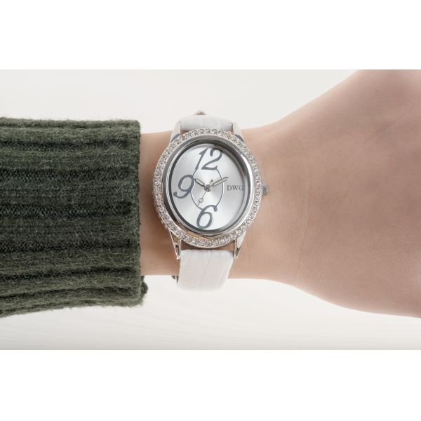 Big Number Face Womens Fashion Watch OEM Logo Alloy Stones Case