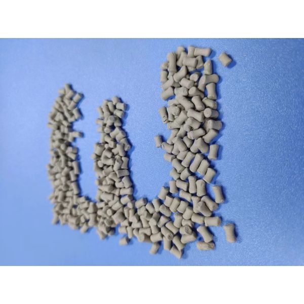 Calcium Oxide-Based Desiccant Masterbatch for Plastic Films with Extended Effectiveness