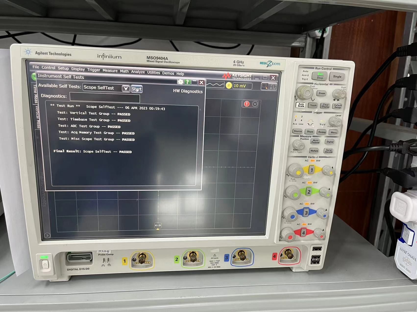 Infinium Agilent Keysight MSO9404A Смешанный сигнальный осциллоскоп 4 ГГц с 15-дюймовым дисплеем XGA