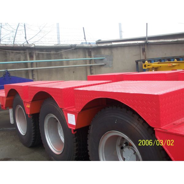 Hydraulic Flat Bed Semi Trailer , Low Bed Truck Trailer For Machine Transport