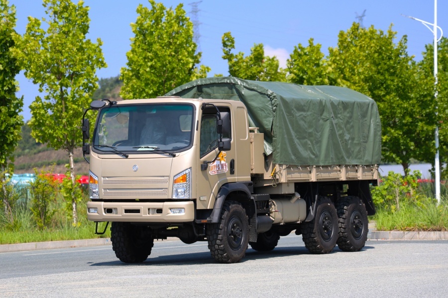 170‑HP Flat Cab 6x6 Off‑Road Cargo Truck With Tarpaulin Cover