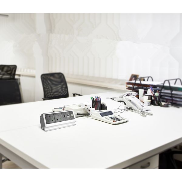 110 - 250V Aluminum Edge Desk Mountable Power Strip Silver Or Black Color