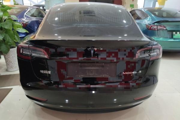 A cidade chinesa usa em segundo os carros elétricos de alta velocidade das rodas da mão 4 usados