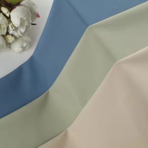 Беззаботная молочная шелковая ткань, проницаемая, антибактериальная и цветная.