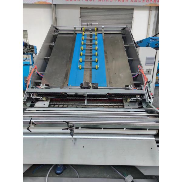 Máquina laminadora litográfica automática de flauta con alimentación de rollo inferior de papel de rollo a hoja con línea de apilador flip-flop