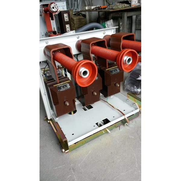 630A 10kV Electric Epoxy Resin Medium Voltage Support Insulators  with Disconnecting Switch