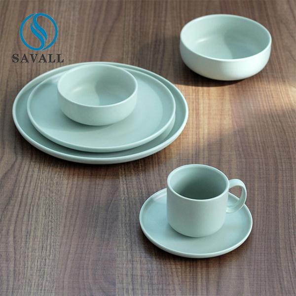 Green Minimalist Colored Porcelain Dinnerware 6pcs Unbreakable Porcelain Dinnerware