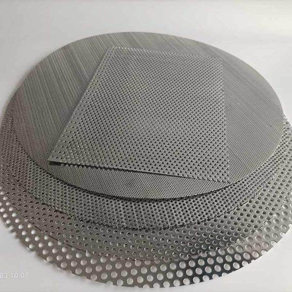 SS304 4 X 8 Steel Mesh Perforated Metal Mesh Sheet Customized