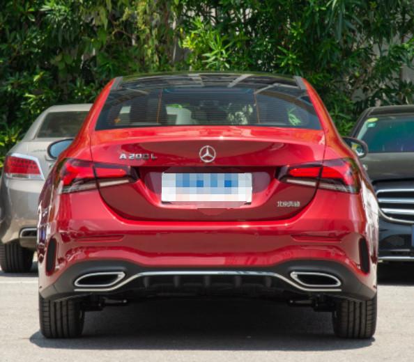 Mercedes-Benz A 200 L voiture donggan de l'espace des sièges 3 de la porte 5 de la version 4 de berline de sport
