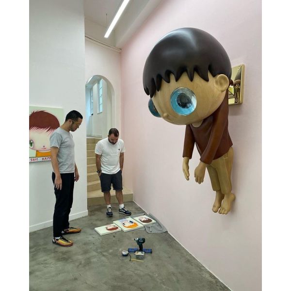 OEM Wooden Art Gallery Sculpture