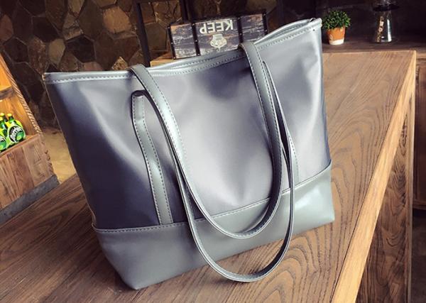 Fashionable Canvas Tote Bags Custom Made Wear Resistant With Zippered Pocket