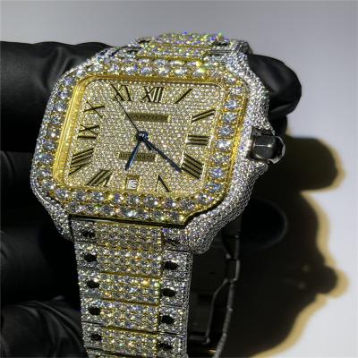 O busto do OEM abaixo do ouro amarelo Bling do relógio de Moissanite congelou para fora o ajuste da mão do relógio