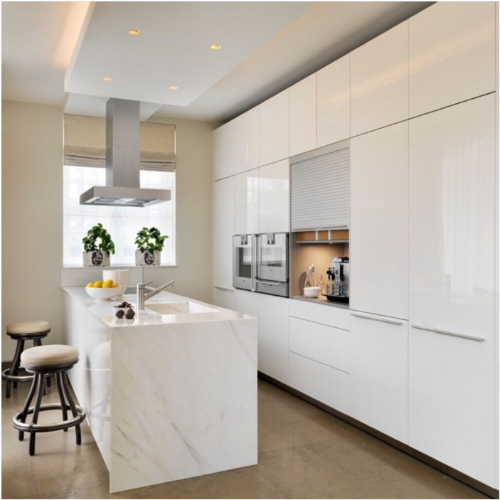Customized Waterproof Luxury Smart Wood Lacquer Kitchen Cabinet by American Modern