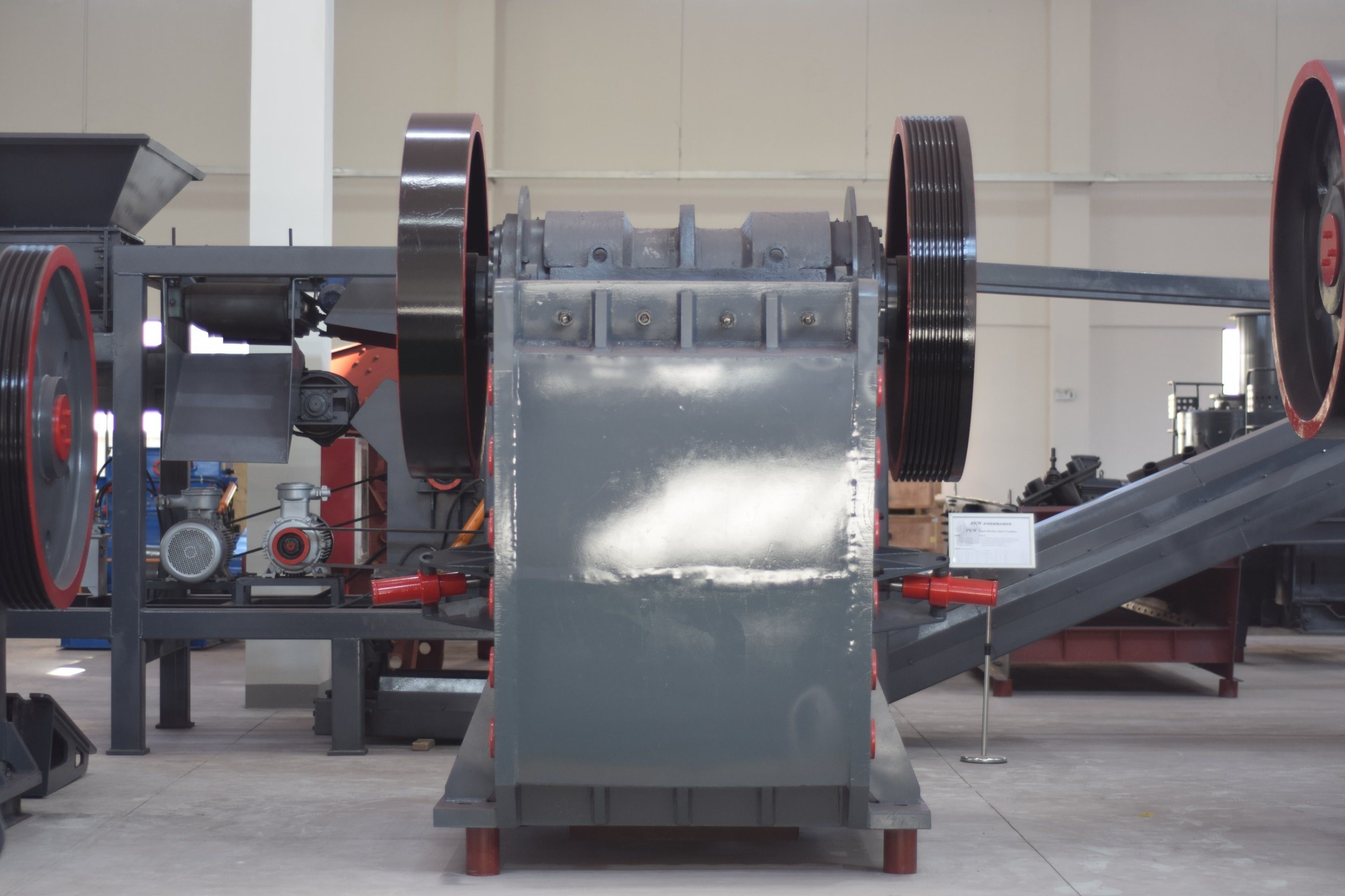 Design Stone Jaw Crusher PE1000*1200 at 60-200tph in Stone Crusher Machinery