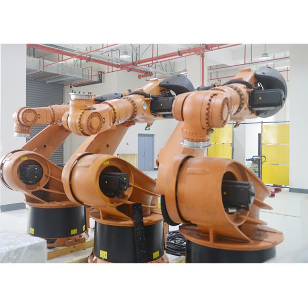 KR360 штабелируя штемпелюющ используемый робот Kuka с нагрузкой пяди руки 360kg 2826mm