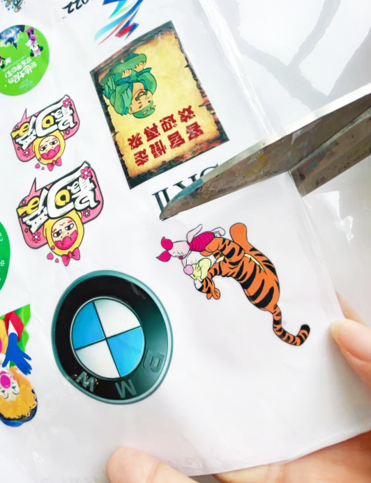 High Productivity UV Sticker Printer with 3 TX800 Print Heads and 30cm UV Roller