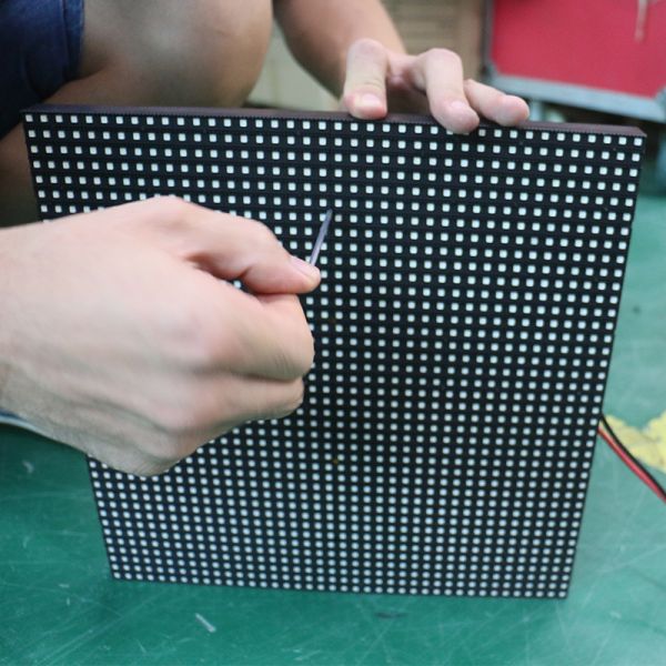 P8 Outdoor Full Color LED Display Module 320*160mm Module Size CE Compliant