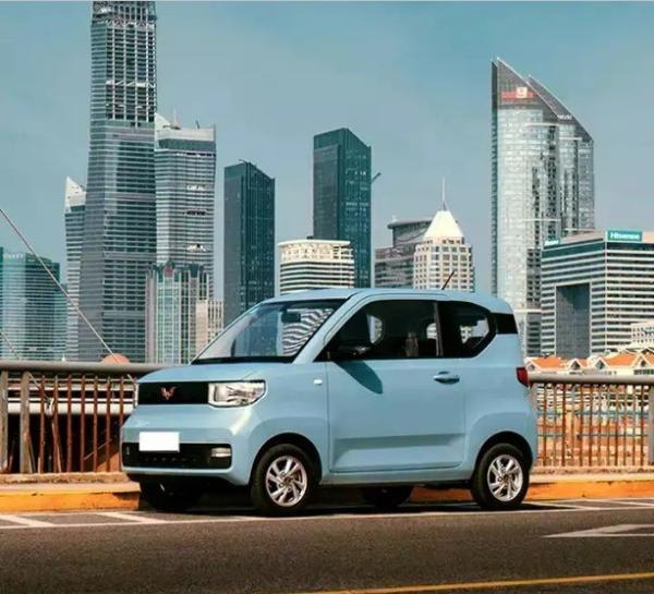 Pure Electric Wuling Hongguang Mini Car Cute Look 3-door Body Structure High Speed